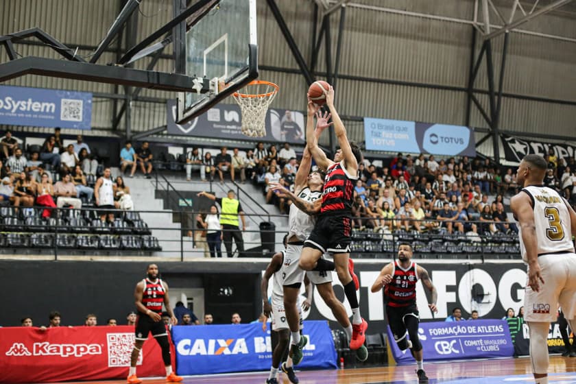 Flamengo venceu o Botafogo fora de casa (Foto: Julliana Nascimento / CRF)