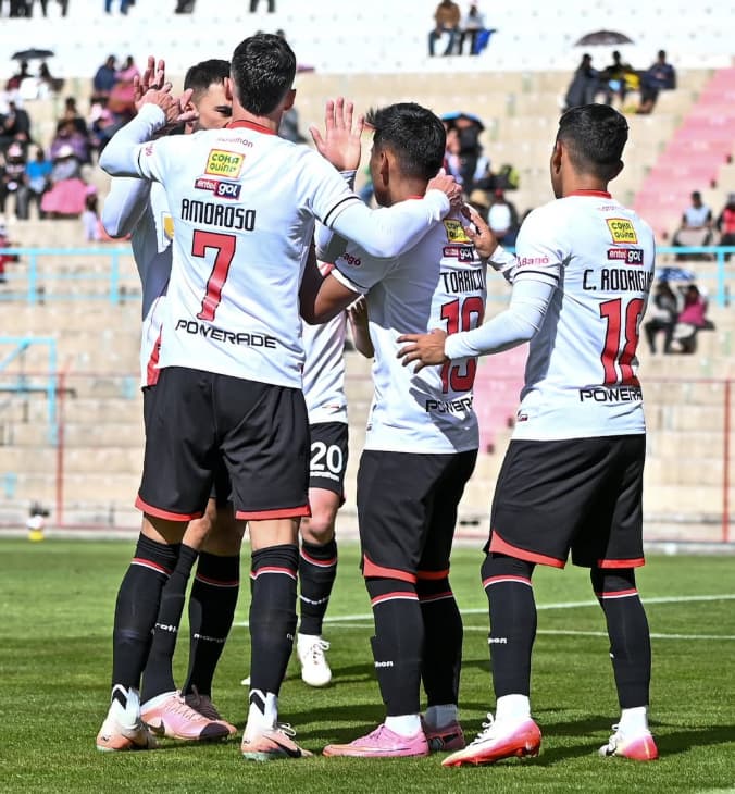 O Always Ready aposta na altitude contra a LDU de Tiago Nunes e Deyverson (Foto: Reprodução / Instagram)