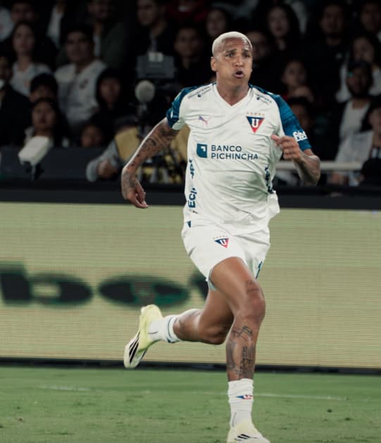 O Always Ready aposta na altitude contra a LDU de Tiago Nunes e Deyverson (Foto: Reprodução / Instagram)