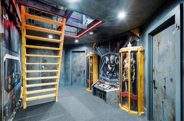Quarto temático de Stars Wars da mansão (Foto: Reprodução)