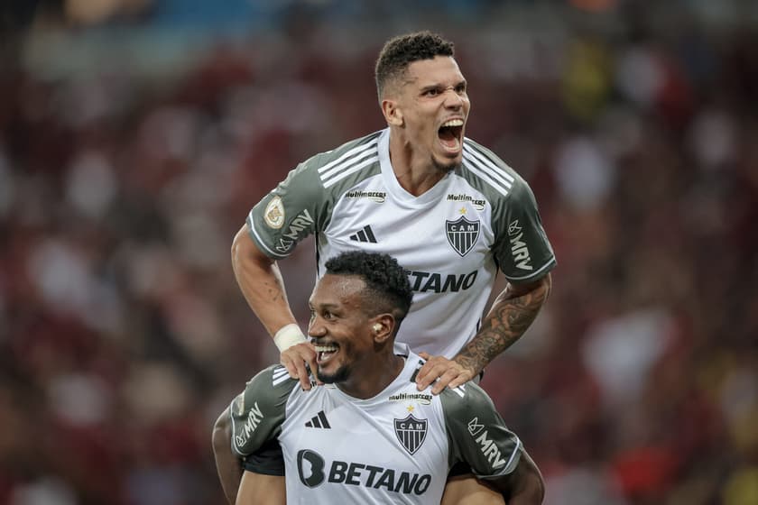 Paulinho e Edenilson - Flamengo x Atlético-MG