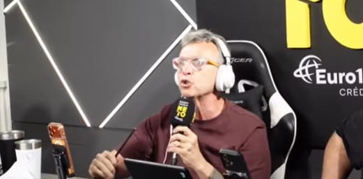 Neto na Rádio Craque Neto durante a transmissão da final da Libertadores