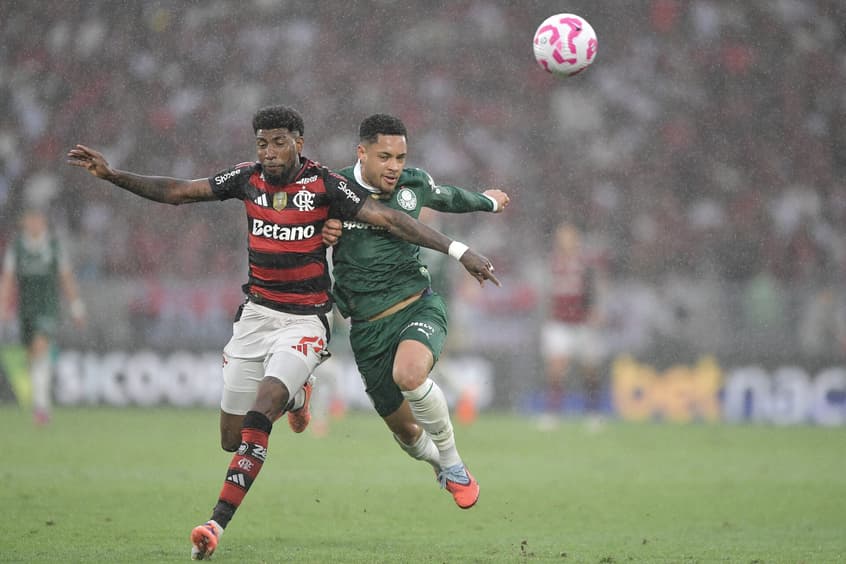 Flamengo Palmeiras Brasileirão Maracanã Emerson Royal Vitor Roque