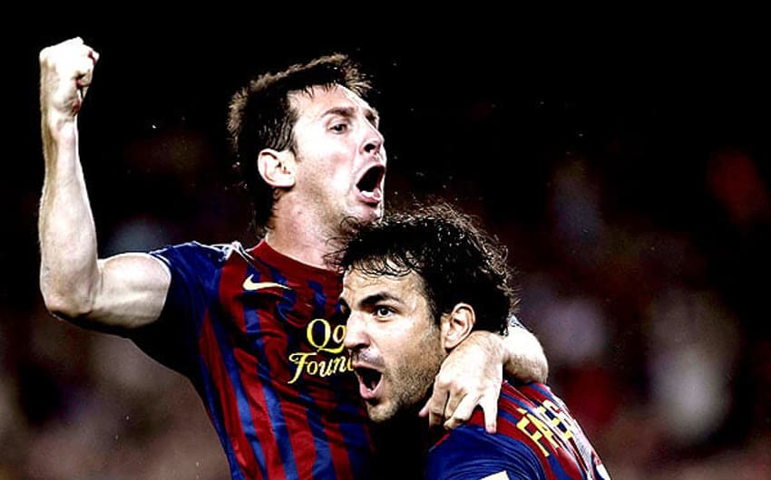 Messi e Fàbregas - Terceiro gol do Barcelona (Foto: Alberto Estévez/EFE)