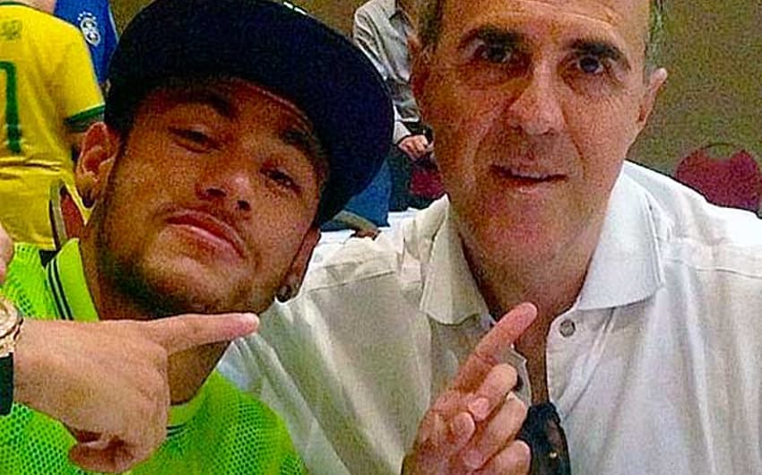 Empresário Wagner Ribeiro ao lado de Neymar (Foto: Reprodução/Instagram)