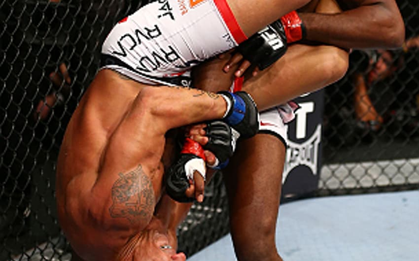 Vitor Belfort x Jon Jones (FOTO: UFC)