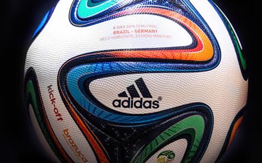 A Brazuca, bola que será usada na semifinal entre Brasil e Alemanha, no Mineirão