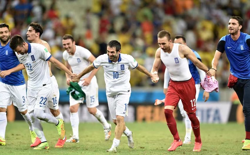 Grécia vence a Costa do Marfim com gol nos acréscimos (Foto: Aris Messinis/AFP)