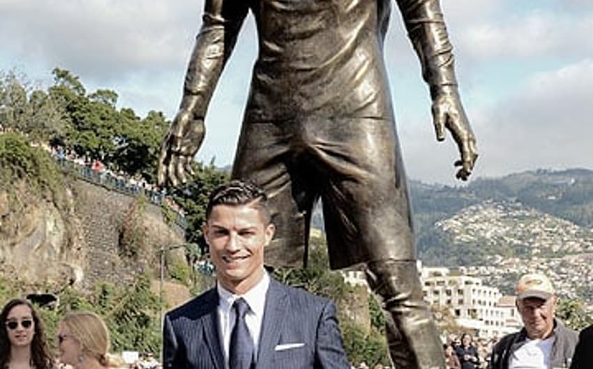 Estátua de Cristiano Ronaldo (Foto: Gregorio Cunha/AFP)