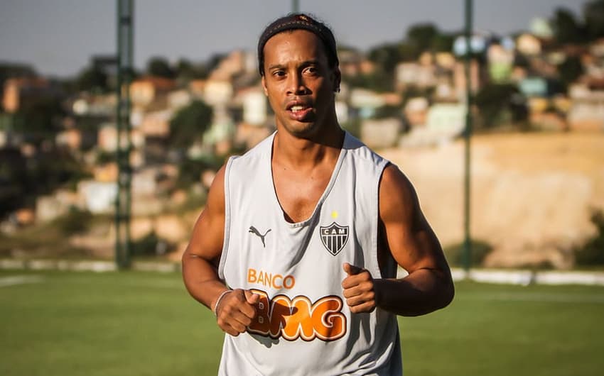 Ronaldinho Gaúcho treina na Cidade do Galo (Foto: Bruno Cantini/Atlético-MG)