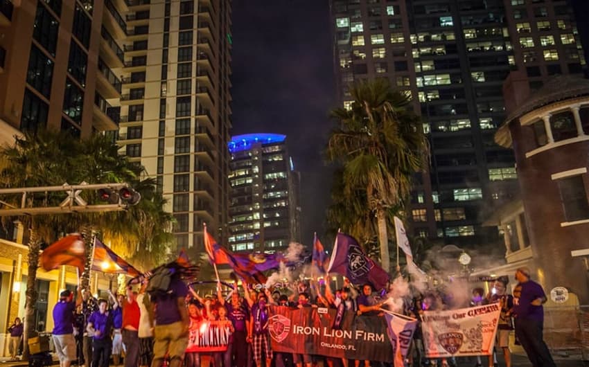 Torcida comemora entrada do orlando na MLS (Foto: Mark Thor / Divulgação)