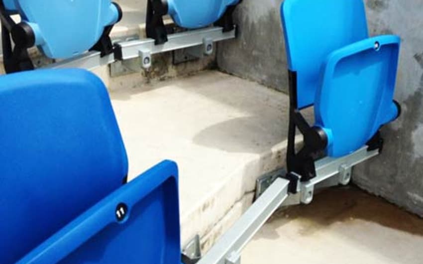 Assento de torcedor não existe na Arena das Dunas (Foto: Reprodução)