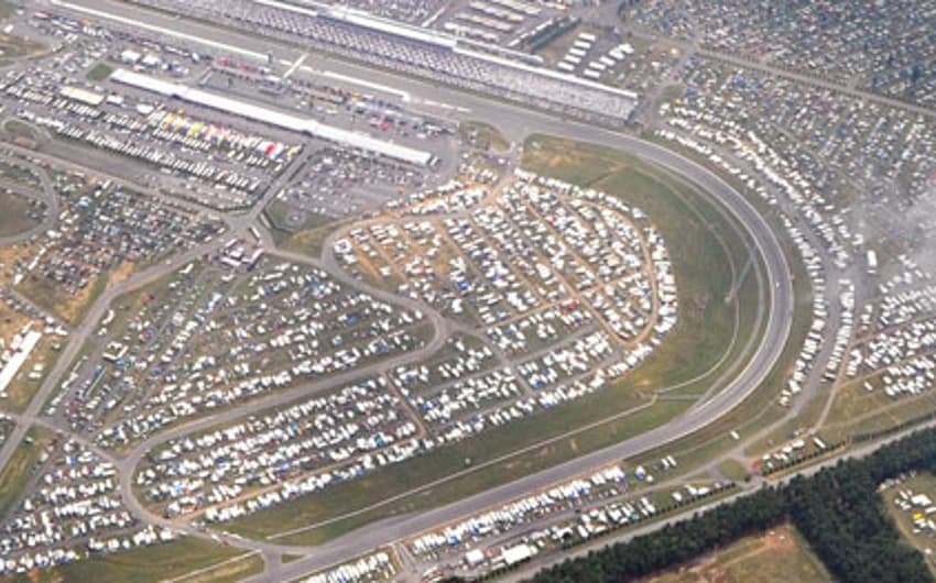 O traçado do circuito de Pocono o torna especial, sendo o único "oval" em um formato triangular (Foto: Site Oficial IndyCar)