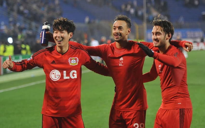 Heung-Min Son, Karim Bellarab, Hakan Calhanoglu  - Bayer Leverkusen (Foto: Olga Maltseva/AFP)