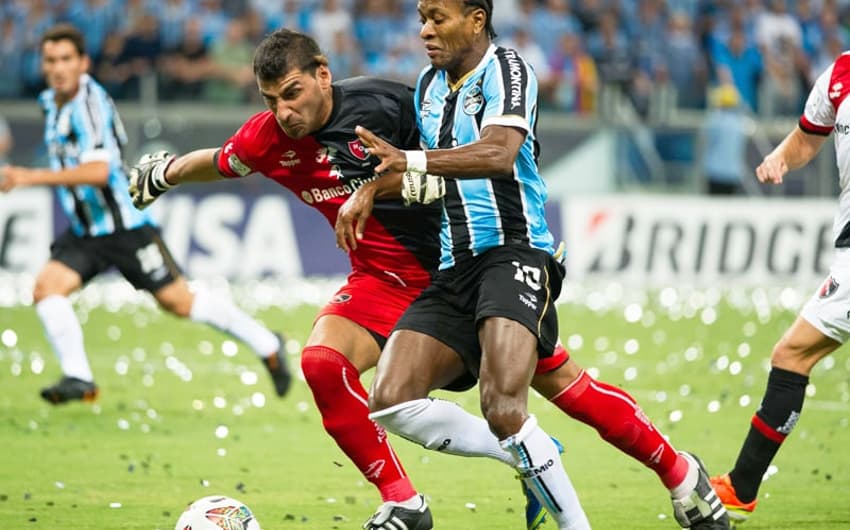 Zé Roberto - Grêmio x Newell's Old Boys (Foto: Vinicius Costa/ AFP)