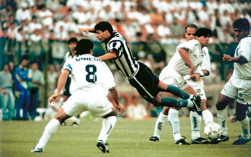 Santos x Botafogo,1995 (Foto: Arquivo LANCE!)