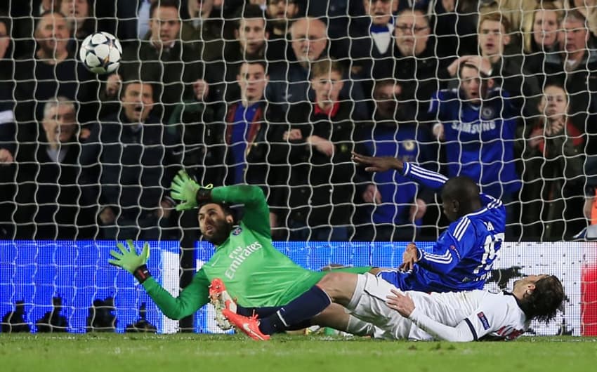 Chelsea x Paris Saint-Germain - Gol de  Demba Ba (Foto: AFP PHOTO/ADRIAN DENNIS)