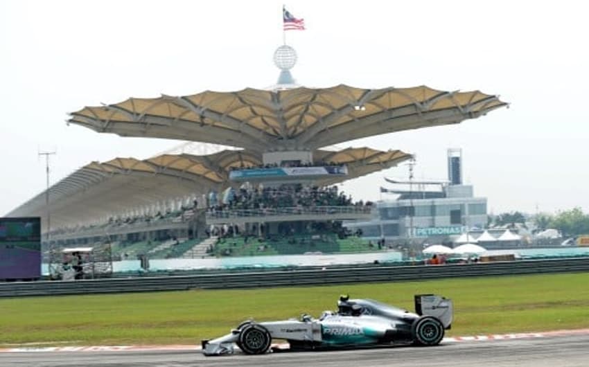 Nico Rosberg liderou primeiro dia na Malásia (Foto: Roslan Rahman/AFP)