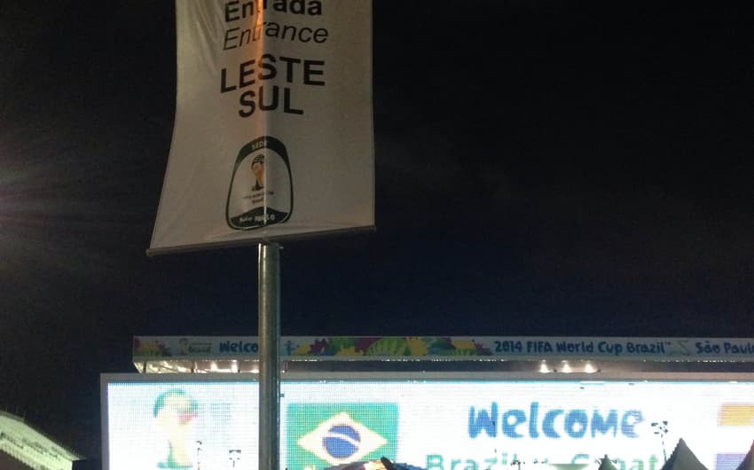 Placa na Arena Corinthians (Foto Thiago Salata)