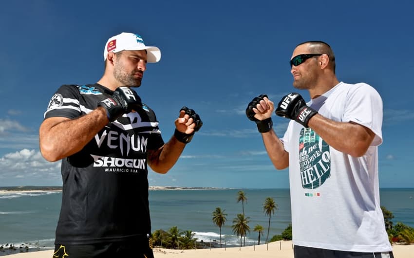 Shogun e Dan Henderson se encaram em paisagem de Natal (Foto: Wander Roberto/UFC)