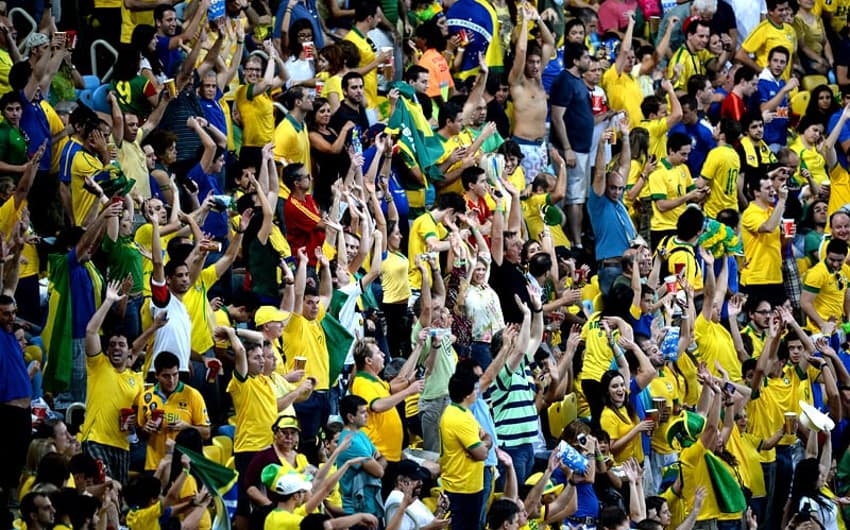 Torcida - Brasil x Espanha (Foto: Nelson Almeida/AFP)