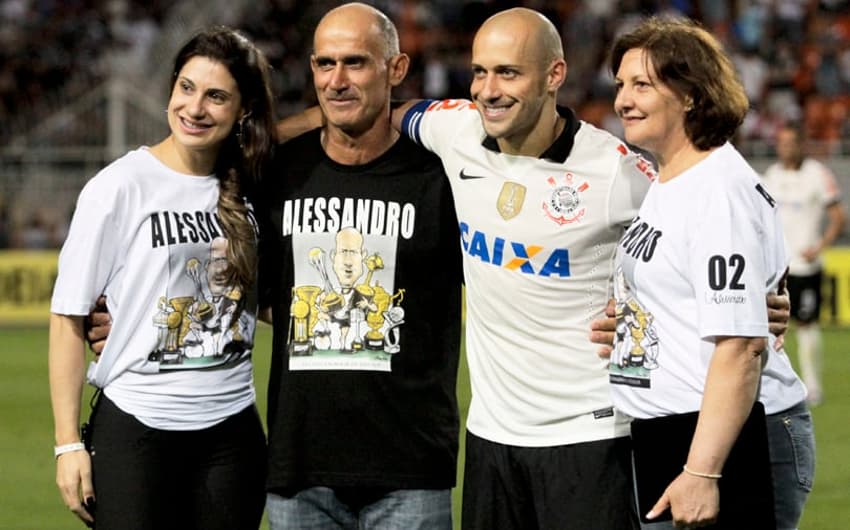 Corinthians empata em jogo com homenagens a Tite e Alessandro (Foto: Ale Cabral/ LANCE!Press)