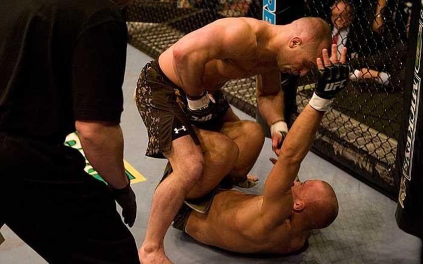 Matt Serra, Georges Saint Pierre (FOTO: UFC)