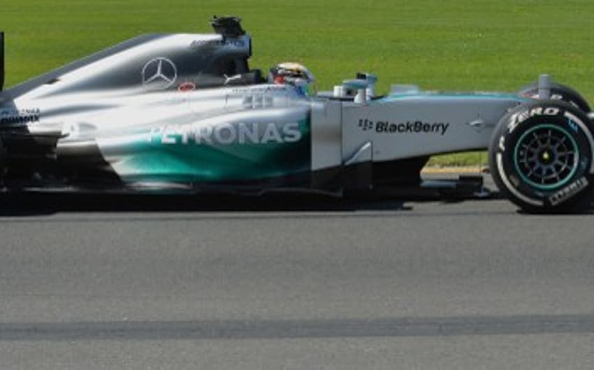 Lewis Hamilton e a Mercedes na Austrália (Foto: Paul Crock/AFP)