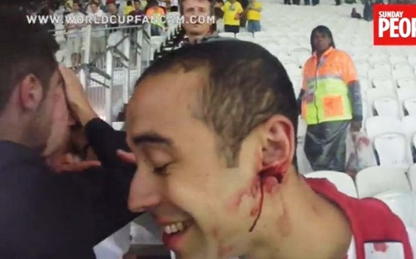 Briga na Arena Corinthians (Foto: Reprodução/Sunday Mirror)