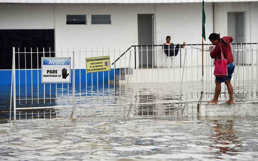 Alagamento em Recife (Foto: Emmanuel Dunand/ AFP)