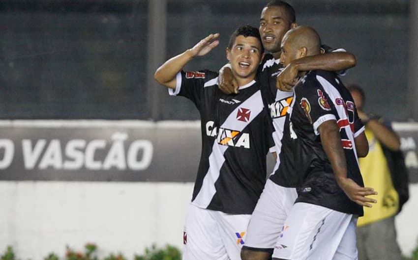 Gol do Edmilson - Vasco x Resende (Foto: Ricardo Ramos/ LANCE!Press)