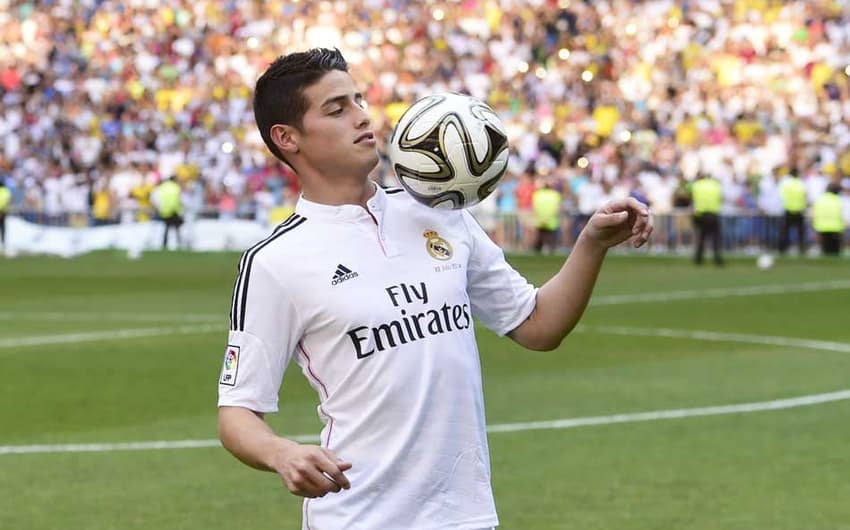 Apresentação de James Rodriguez no Real Madrid (Foto: Pierre-Philippe Marcou/ AFP)