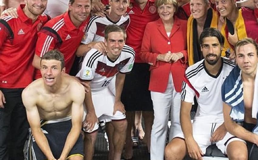 Presidente alemã esteve no vestiário para parabenizar os jogadores (Foto: Reprodução/ Instagram)
