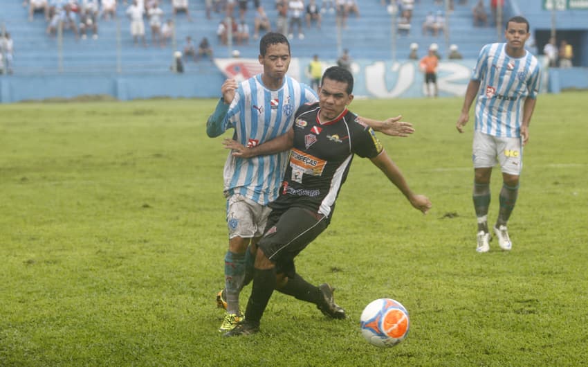 Gaivão fez jogo duro com o Paysandu na Curuzu (Foto: Marcelo Seabra/O Liberal)