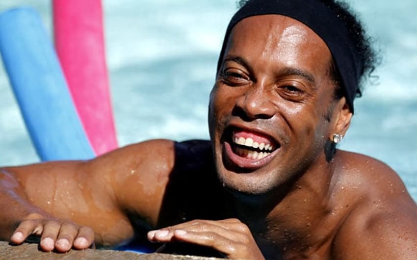 Ronaldinho - Treino do Flamengo na piscina (Foto: Wagner Meier)