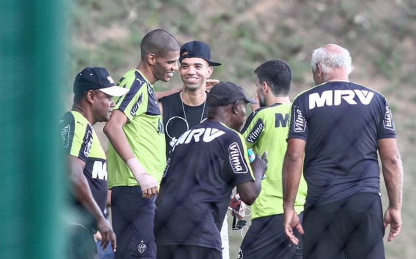 Diego Tardelli esteve na Cidade do Galo nesta quinta-feira (Foto: Bruno Cantini/Atlético MG)