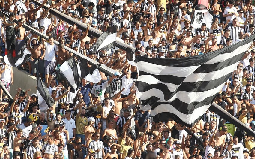 Torcida do Botafogo (Foto: Arquivo LANCE!)
