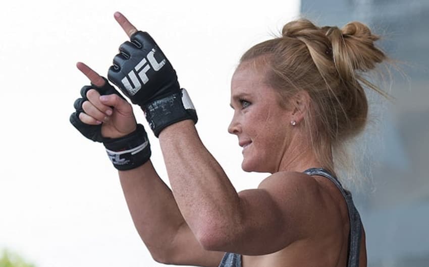 Holly Holm encara Ronda Rousey neste sábado (FOTO: Reprodução/UFC)