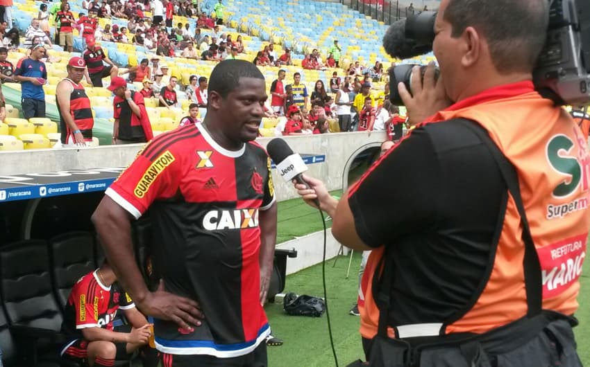 Beto foi o artilheiro da preliminar pelos masters do Flamengo com quatro gols (Foto: David Nascimento/LANCE!Press)