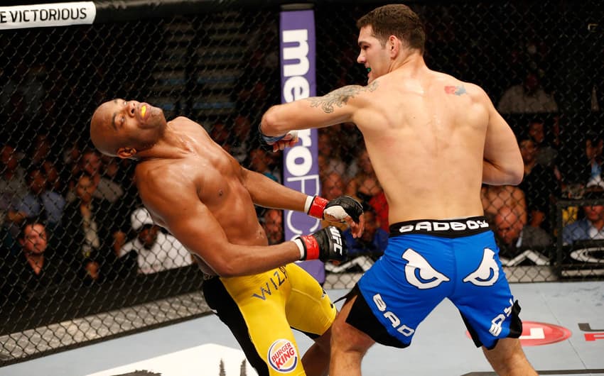 UFC 162: Chris Weidman nocauteia Anderson Silva (FOTO: Reprodução)