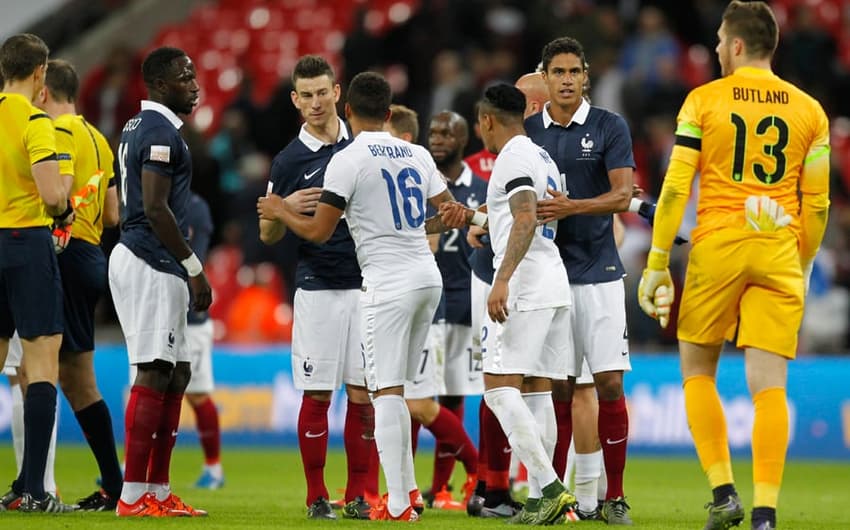 Inglaterra x França (Foto: ADRIAN DENNIS/AFP)