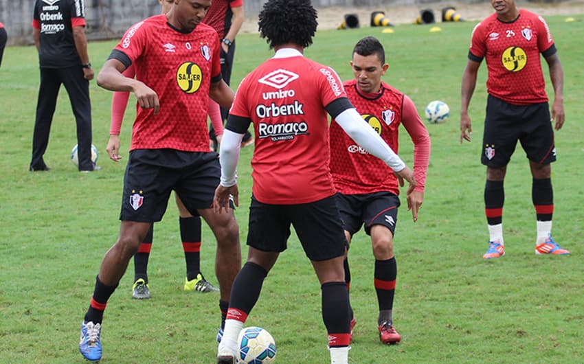 Donato durante treinamento pelo Joinville (Foto: Divulgação / Joinville)