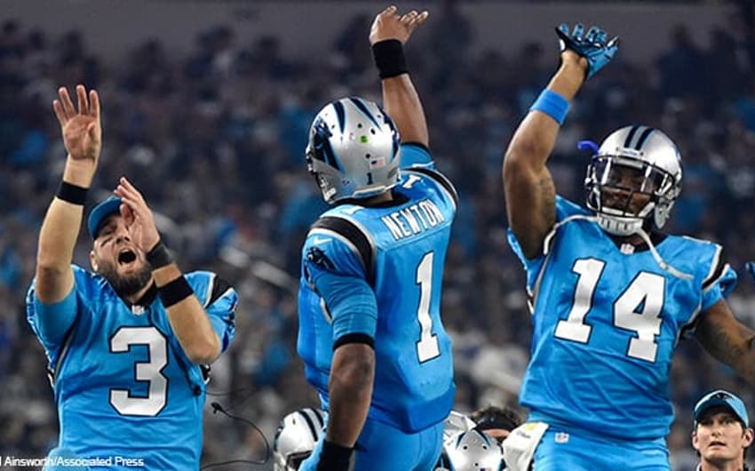 Cam Newton liderou Panthers em vitória sobre o Dallas Cowboys (Foto: Michael Ainsworth/AP)