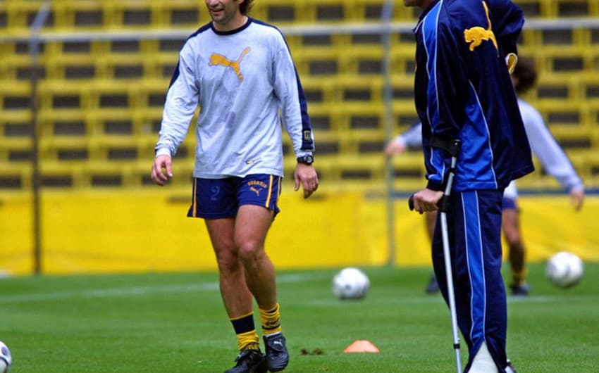 Em 2001, Edgardo Bauza treinava seu primeiro clube, o Rosario Central