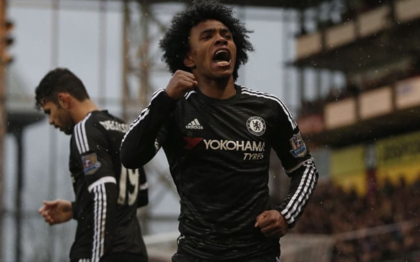 Willian fez um dos gols do Chelsea contra o Crystal Palace (Foto: Adrian Dennis / AFP)