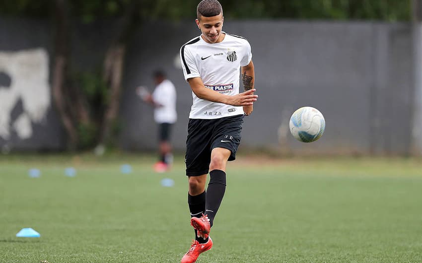 Matheus Oliveira, lateral do sub-20 do Santos