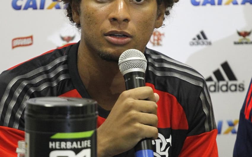 Volante e goleiro chegam ao Flamengo com o aval do técnico Muricy Ramalho