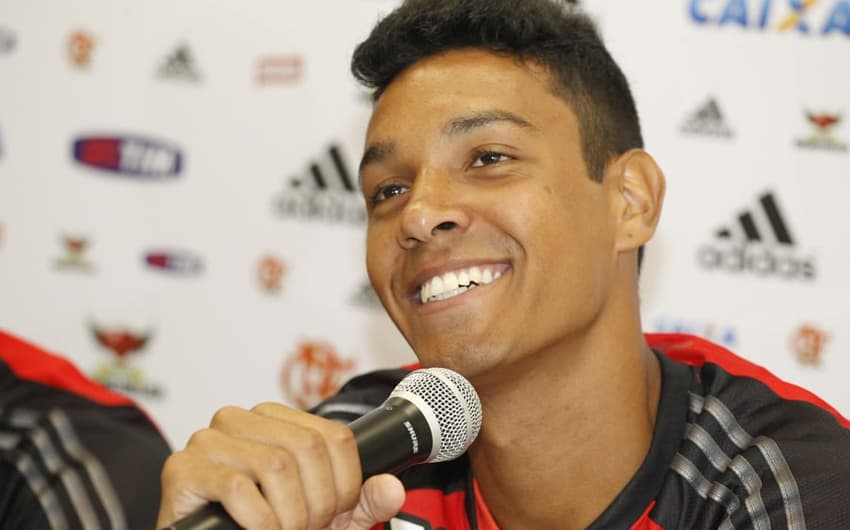 Zagueiro Antônio Carlos, do Flamengo, em apresentação