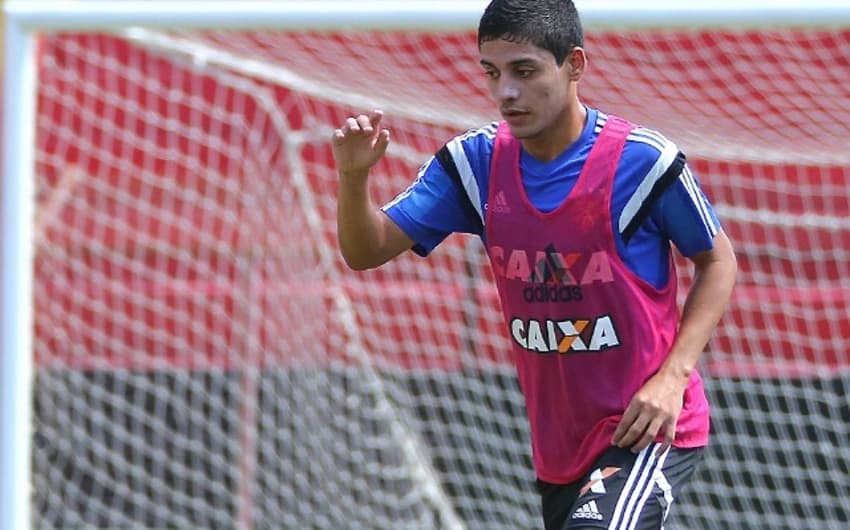 Apesar da pouca idade, Neto Moura quer brilhar pelo Sport em 2016 (Foto: Divulgação/Sport)