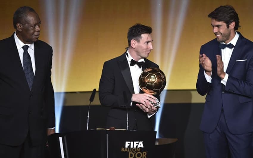 Kaká e Messi - Bola de Ouro (Foto: Fabrice Coffini / AFP)